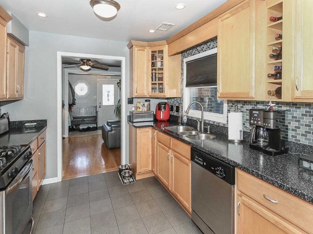 3450 N Ozanam Avenue, Chicago, IL 60634