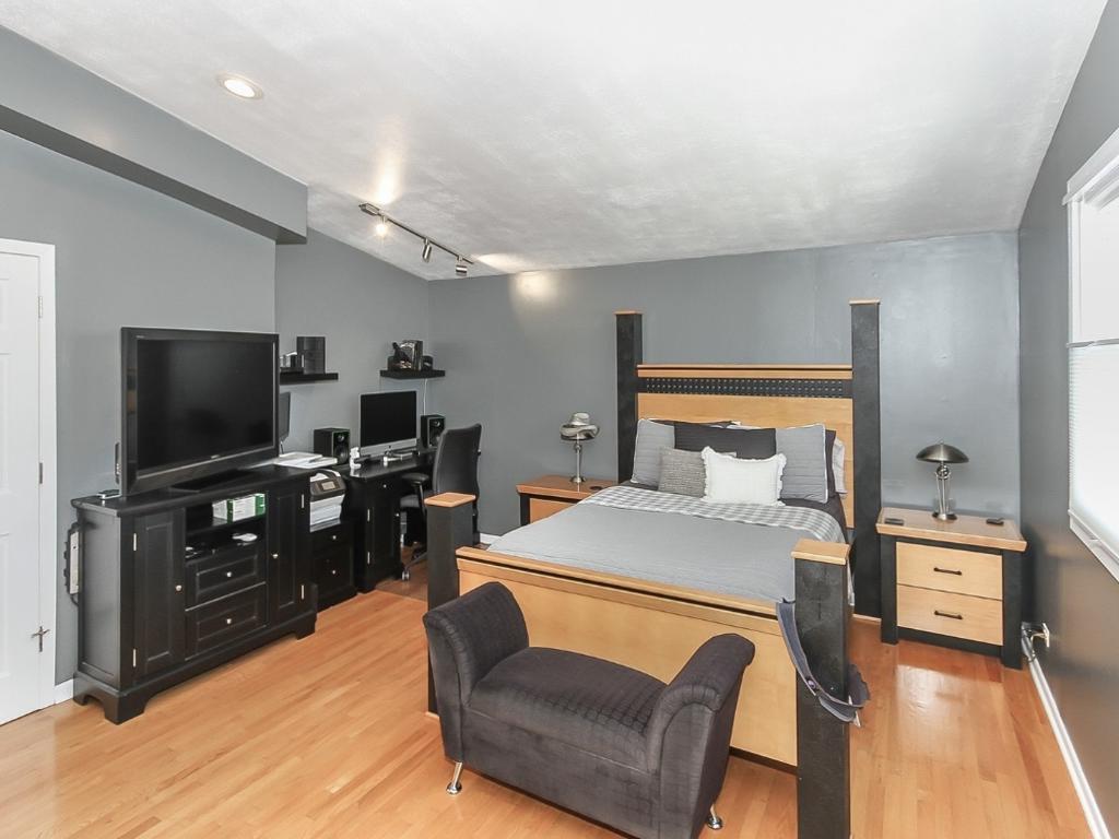3450 N Ozanam Avenue, Chicago, IL 60634
