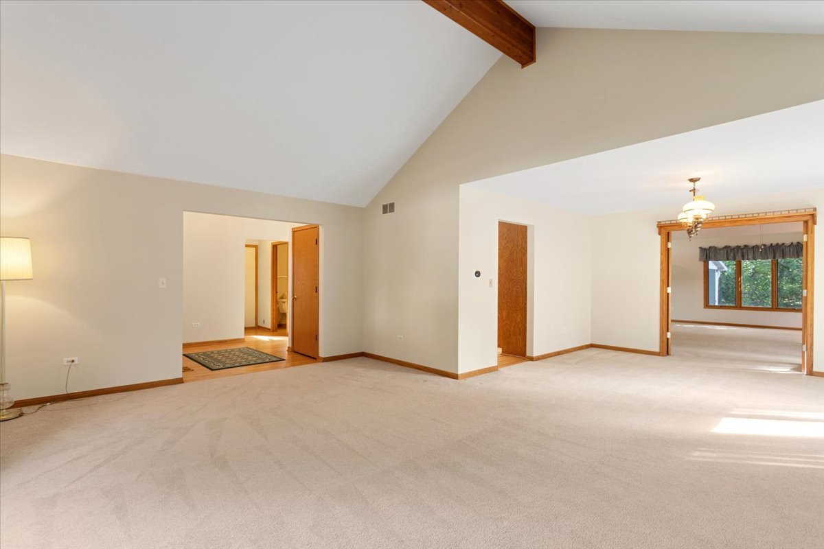 1807 Nottingham Road, Woodridge, IL 60517