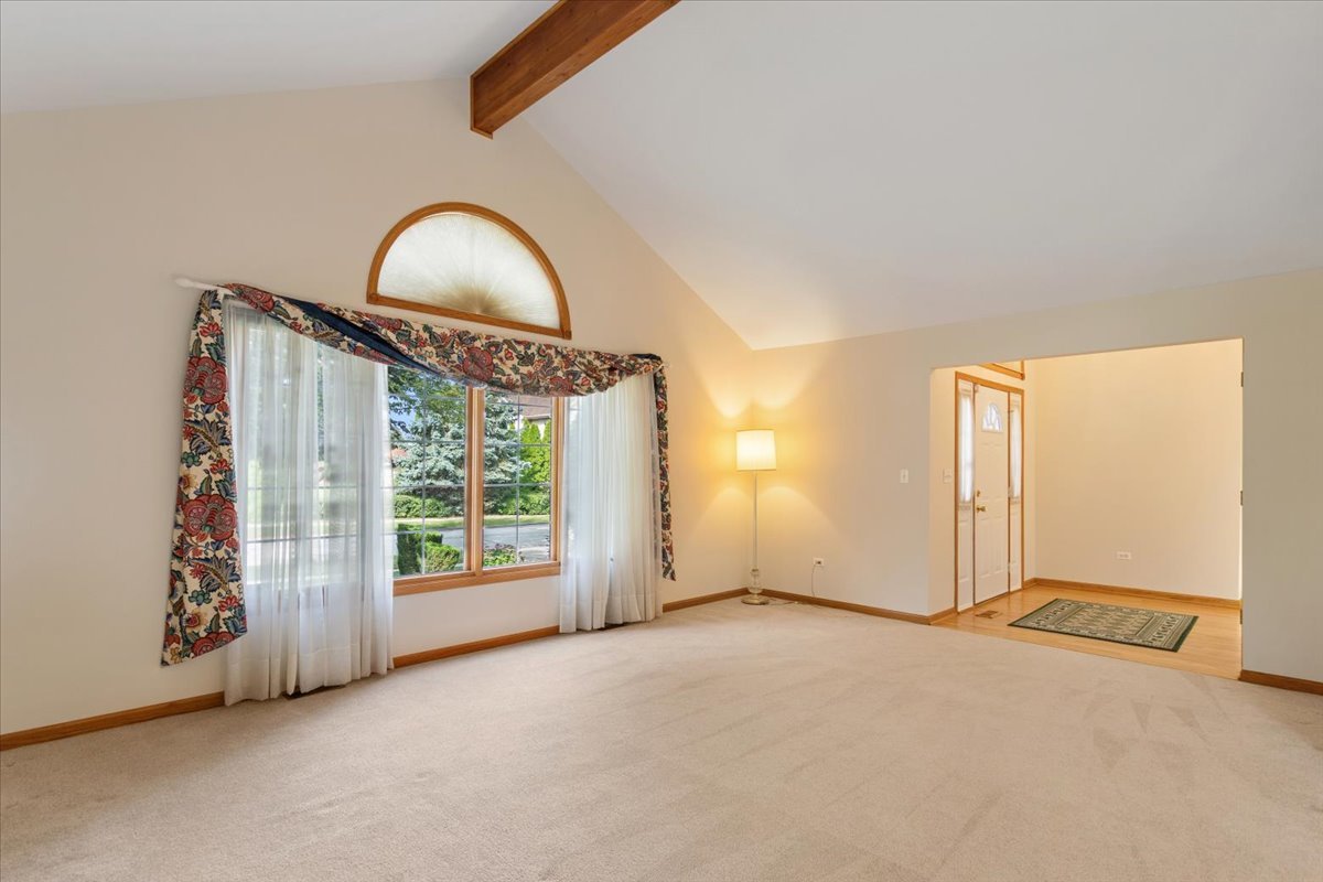 1807 Nottingham Road, Woodridge, IL 60517