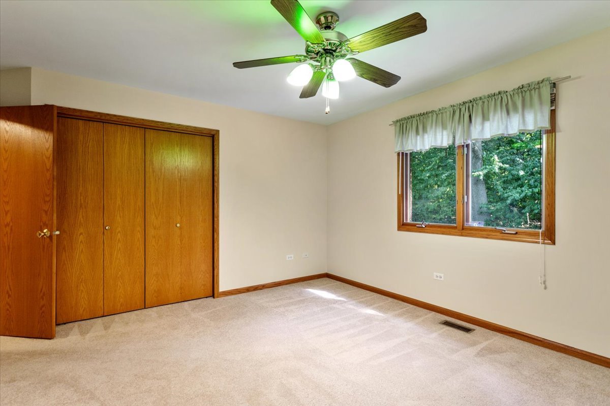 1807 Nottingham Road, Woodridge, IL 60517