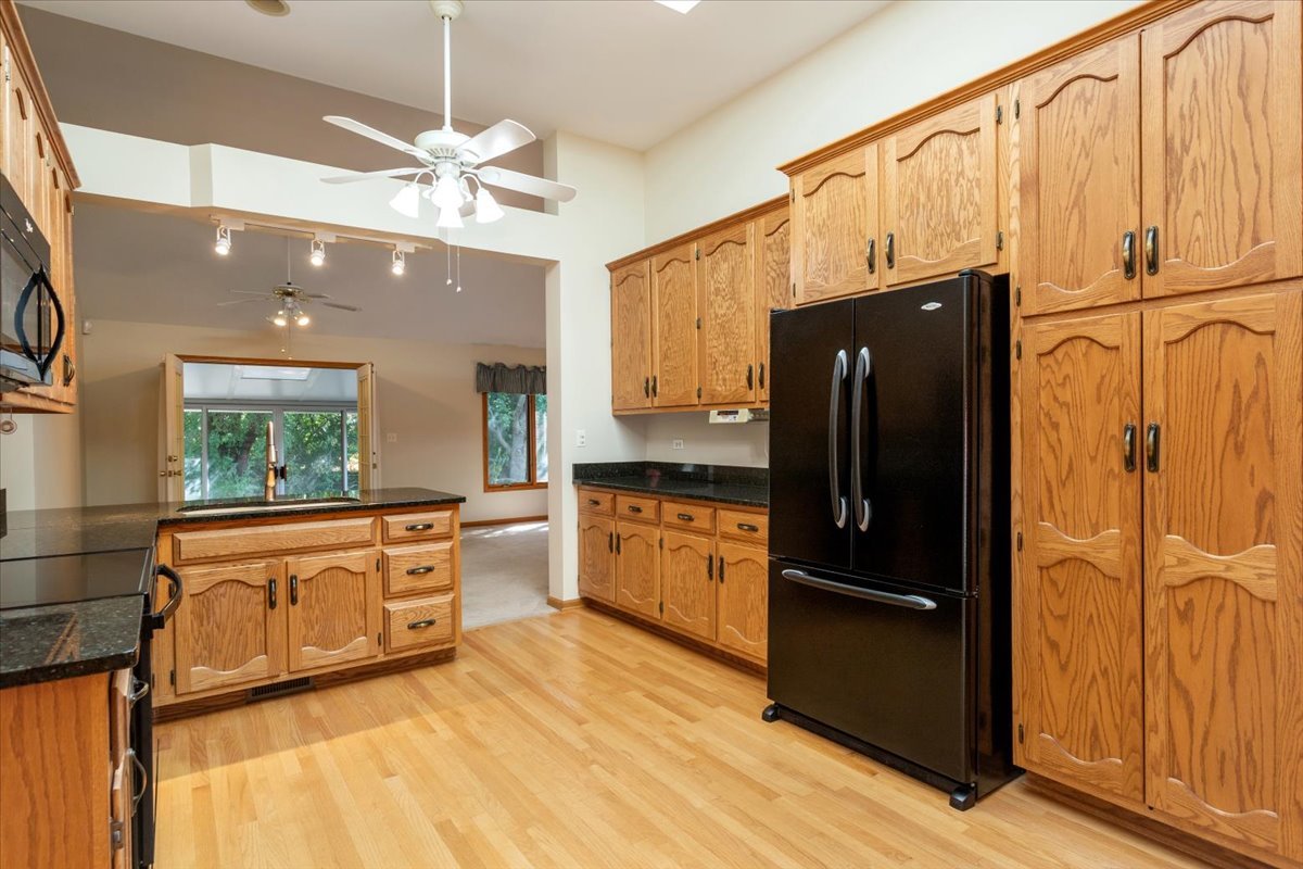 1807 Nottingham Road, Woodridge, IL 60517