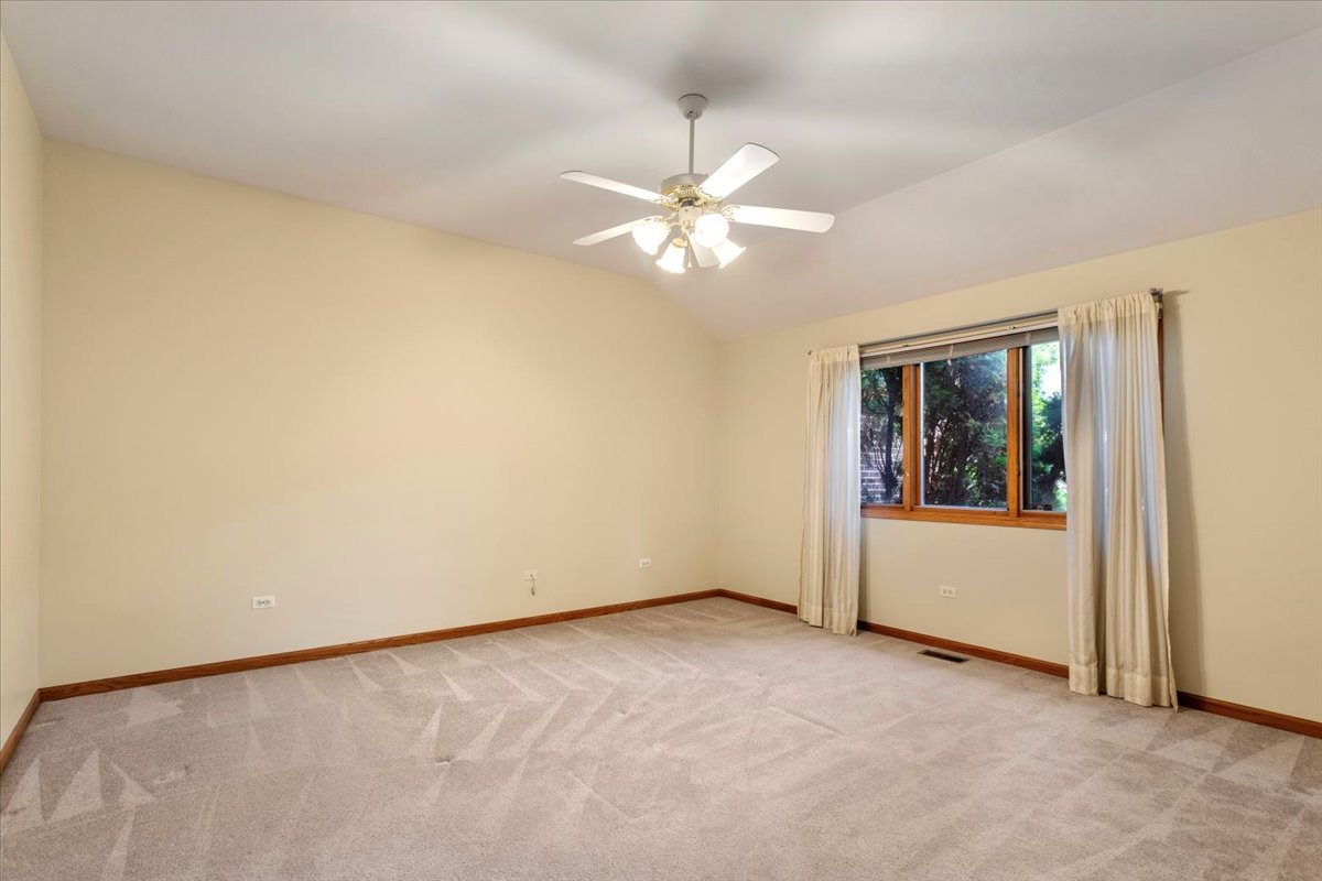 1807 Nottingham Road, Woodridge, IL 60517