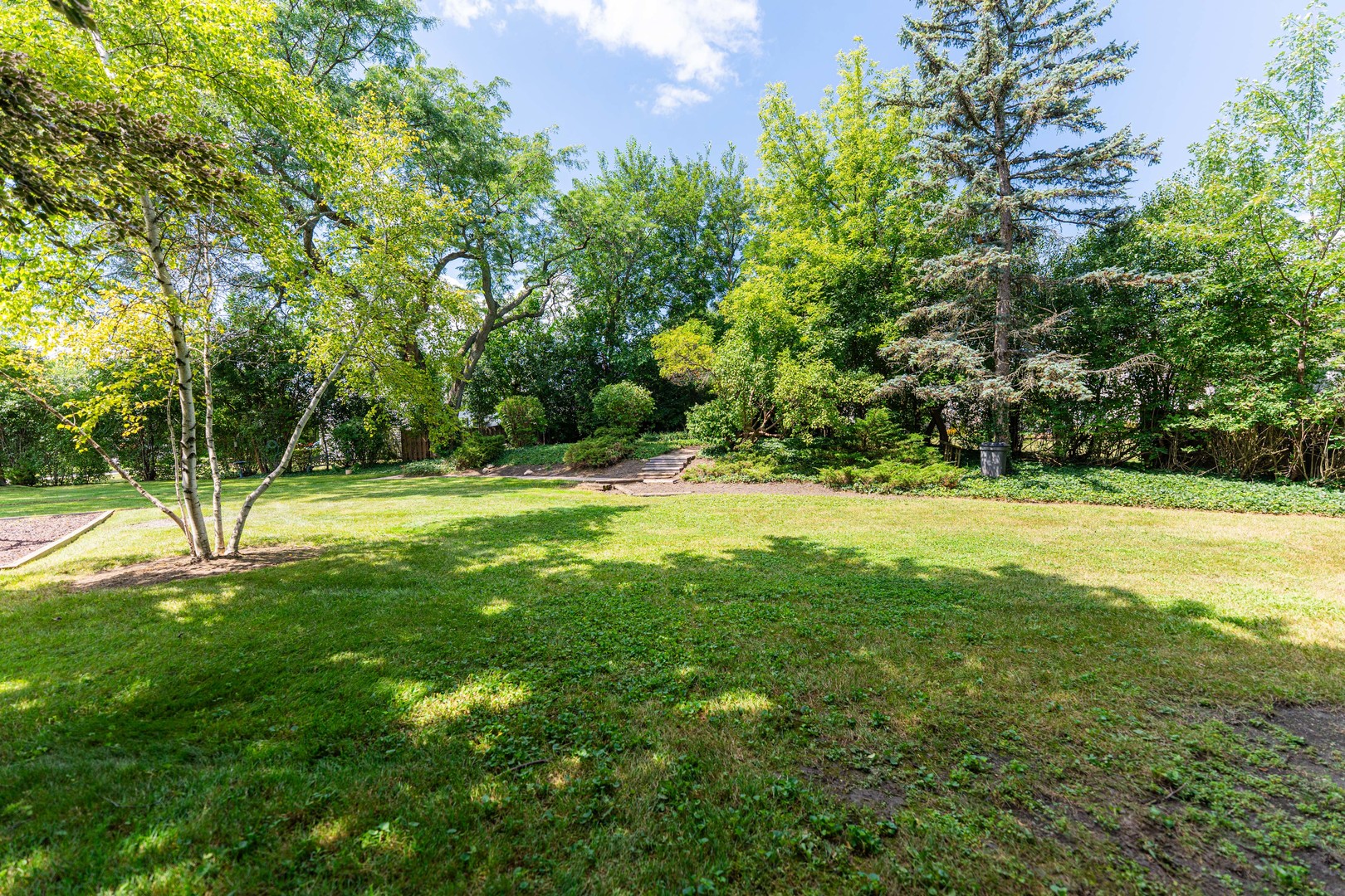 1912 FRIARS Lane, Mundelein, IL 60060