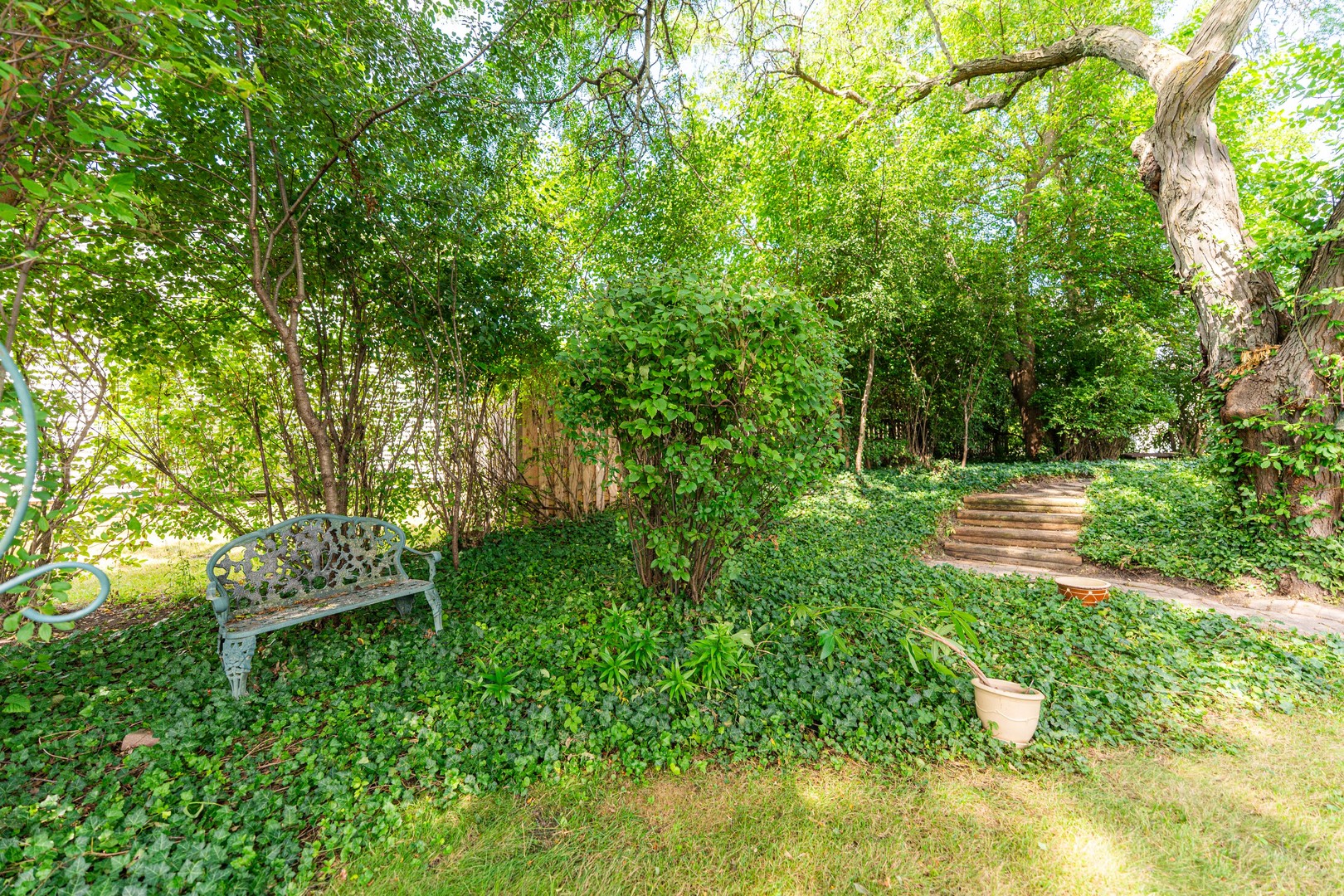 1912 FRIARS Lane, Mundelein, IL 60060