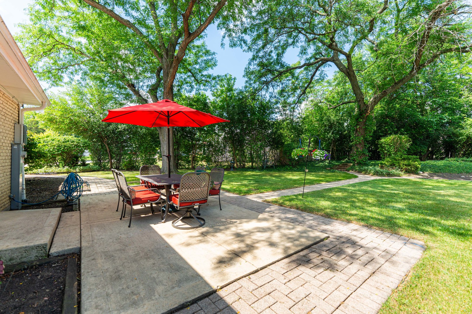 1912 FRIARS Lane, Mundelein, IL 60060