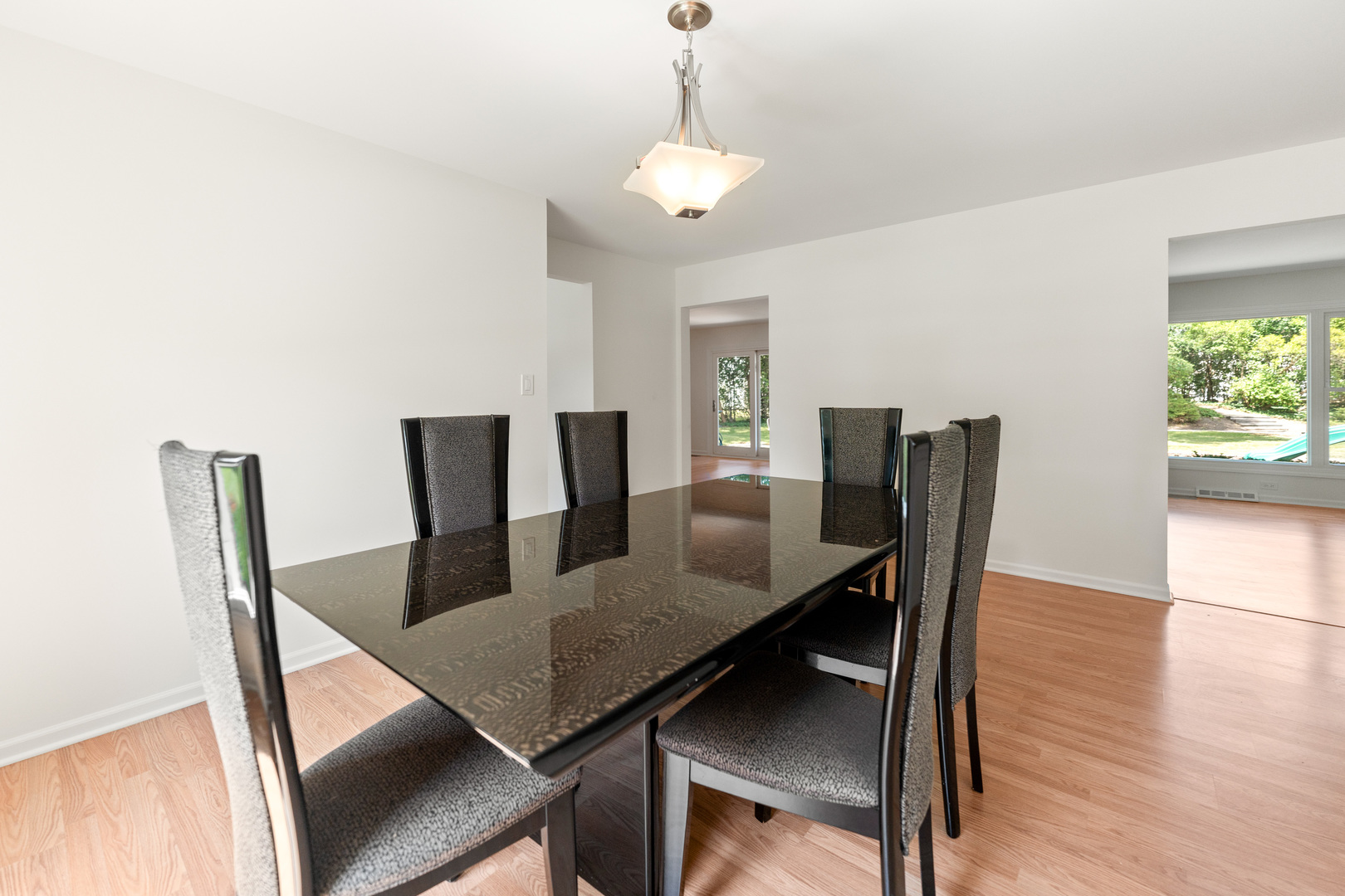 1912 FRIARS Lane, Mundelein, IL 60060