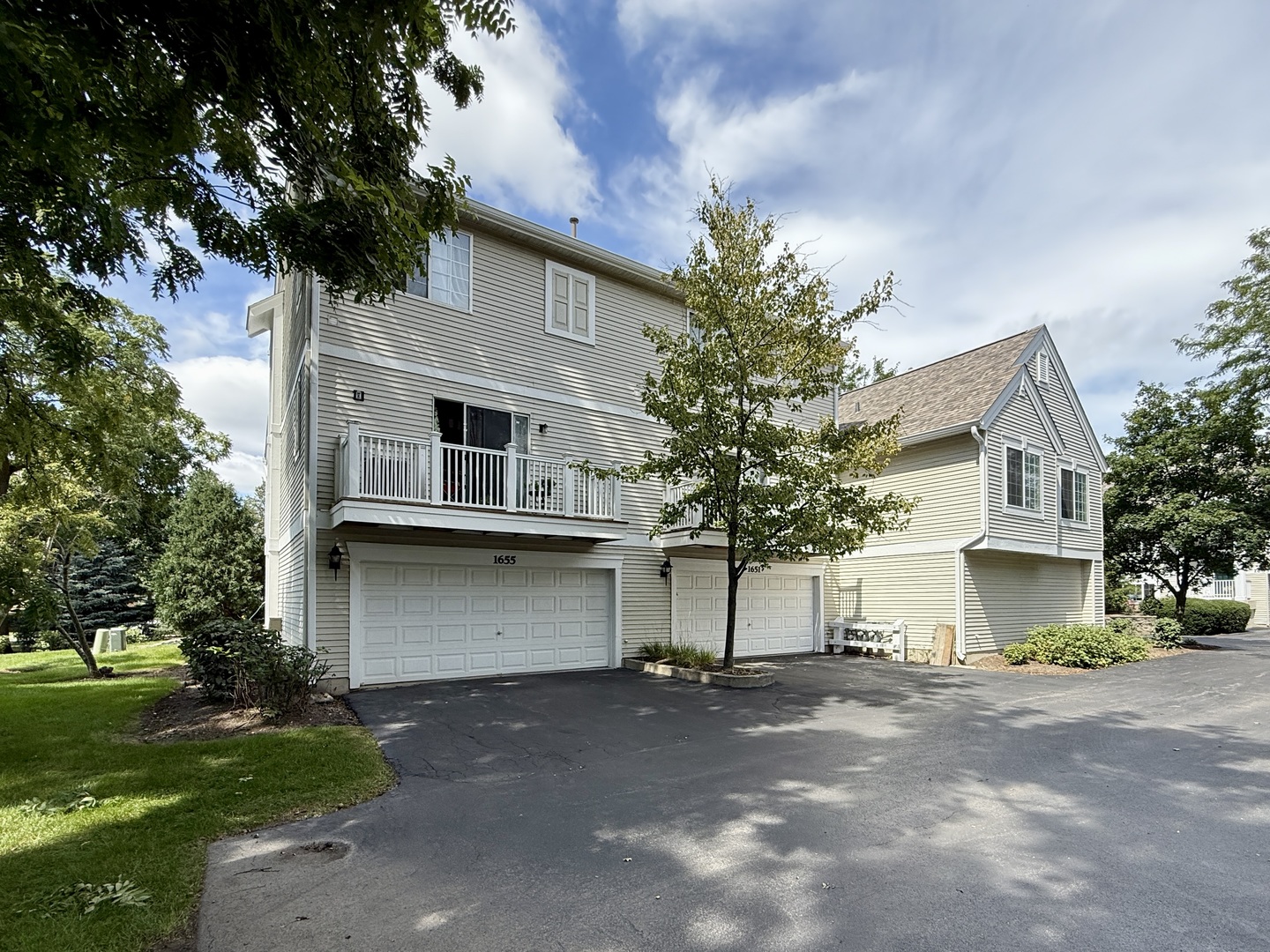1655 Geneva Drive #1655, Wheeling, IL 60090