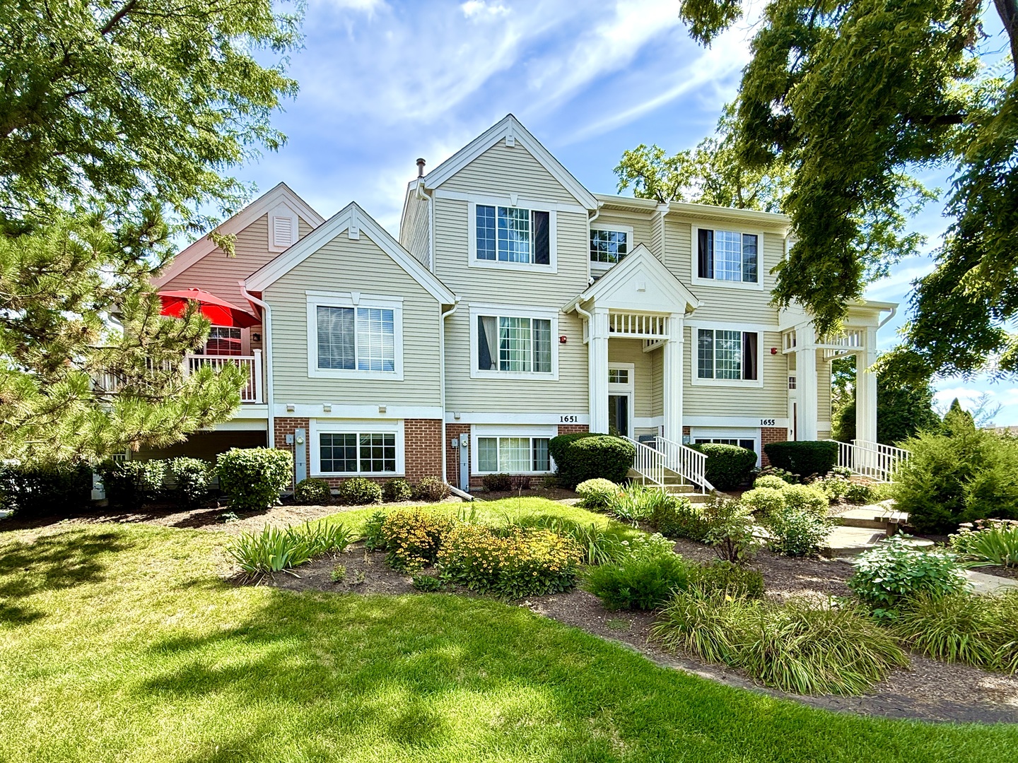 1655 Geneva Drive #1655, Wheeling, IL 60090