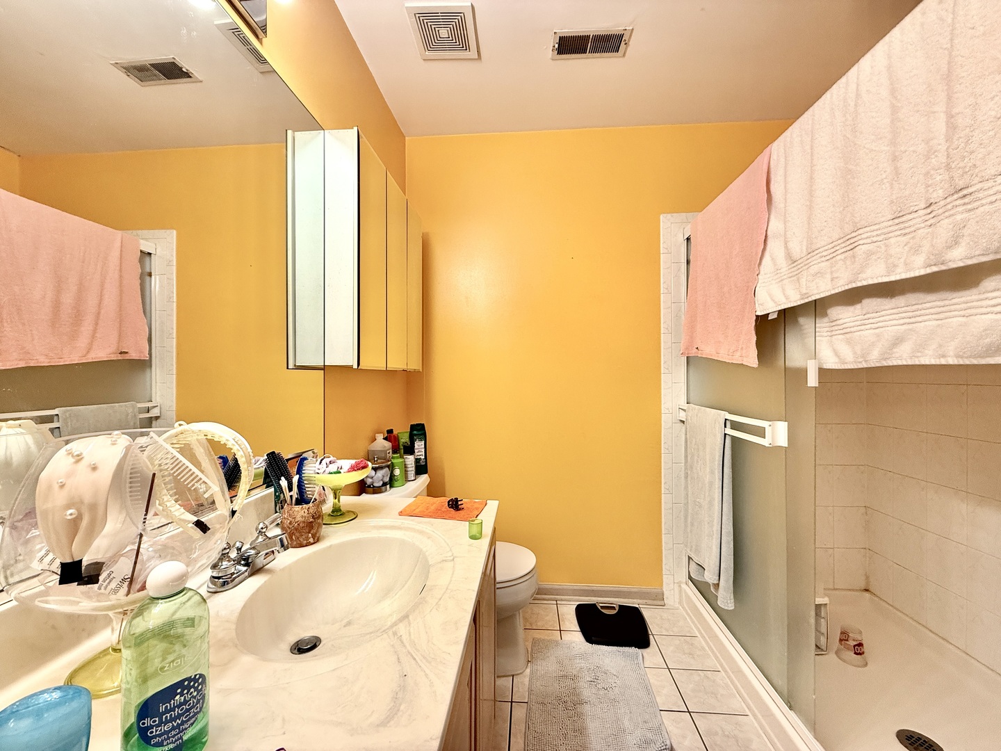 1655 Geneva Drive #1655, Wheeling, IL 60090