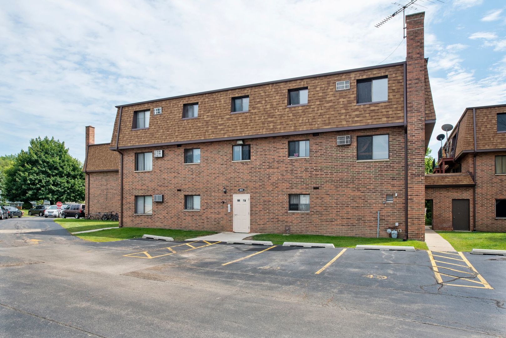 493 McHENRY Road #3B, Wheeling, IL 60090