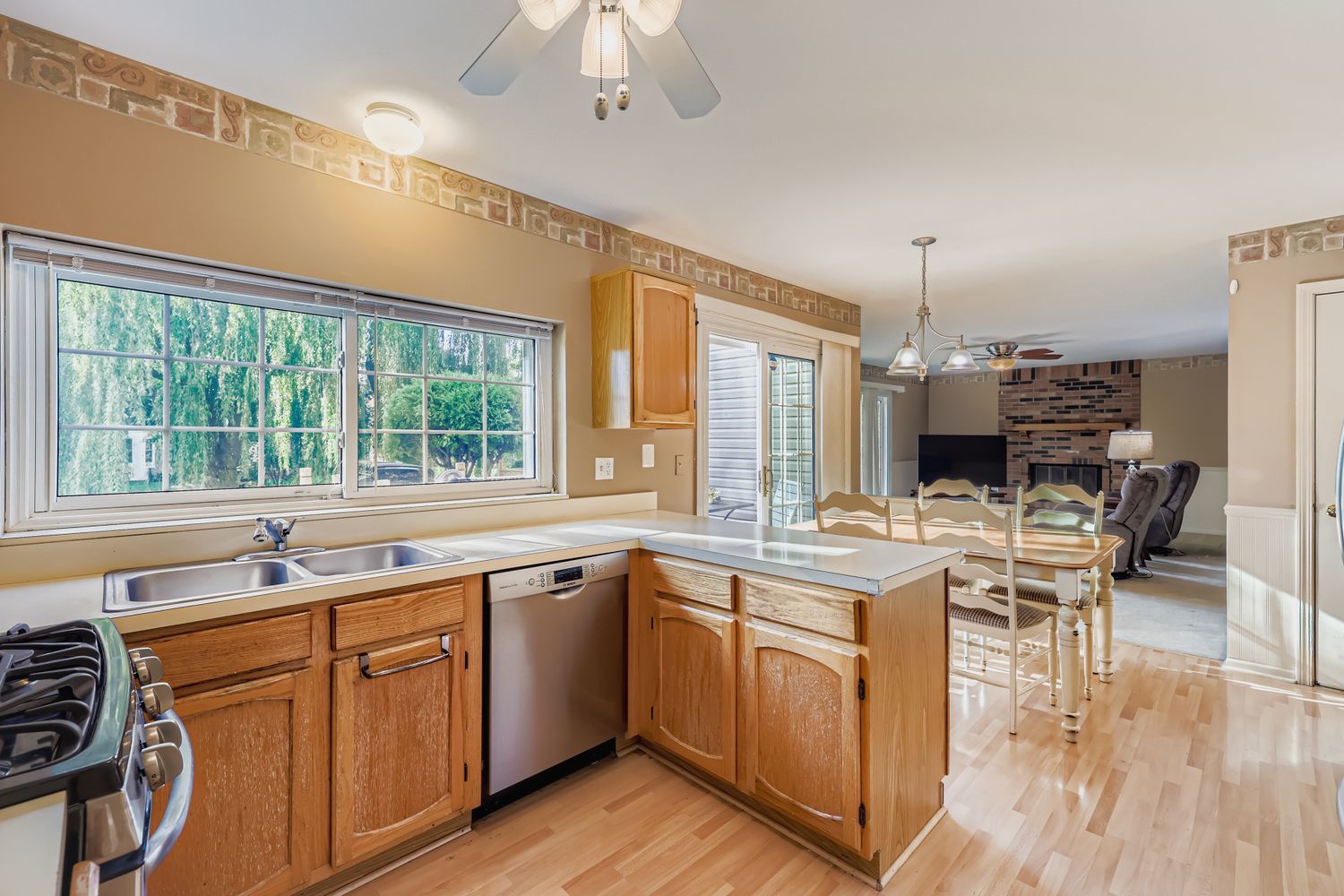 1520 Yosemite Parkway, Algonquin, IL 60102