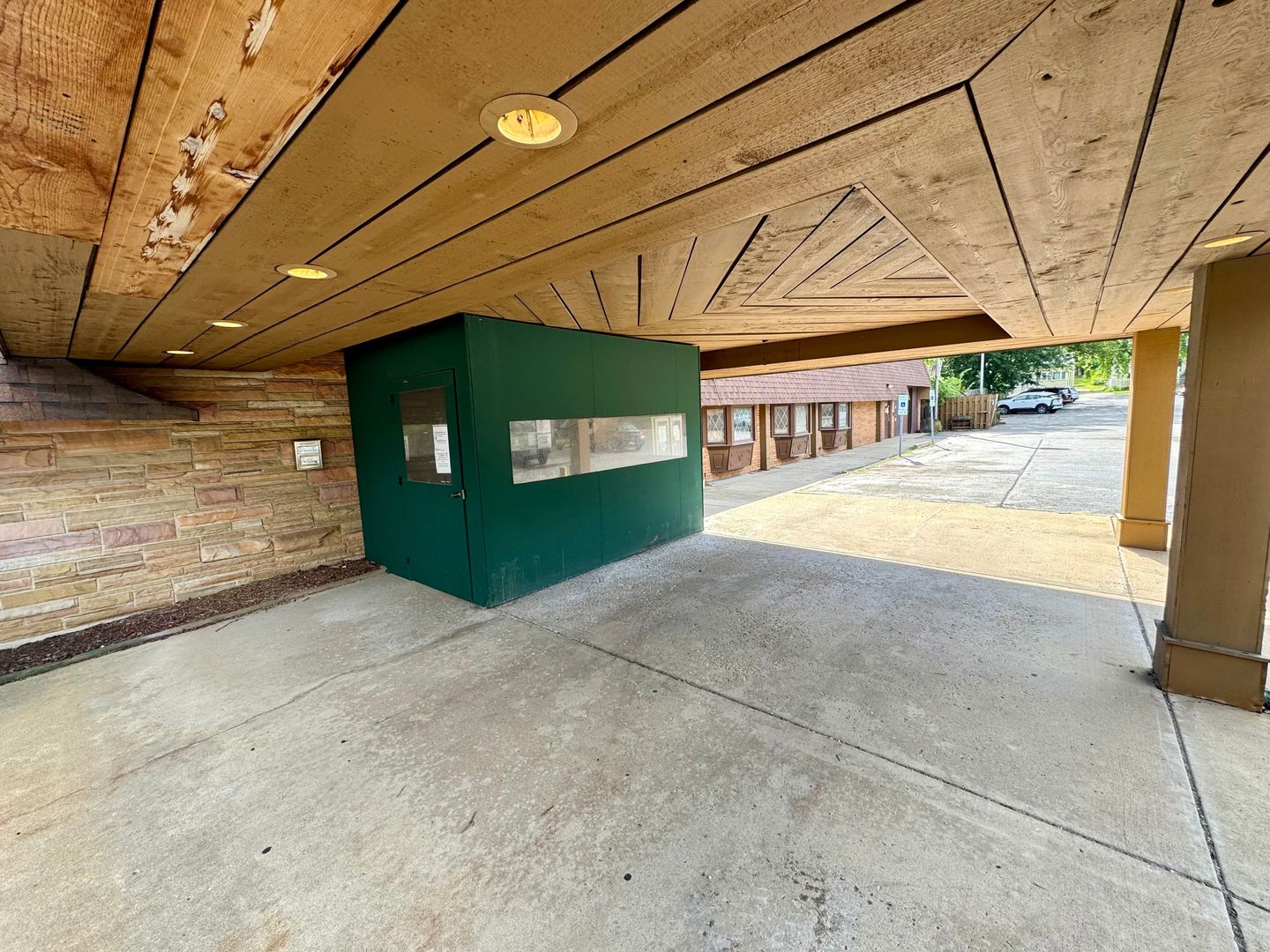 251 N Center Street, Joliet, IL 60435