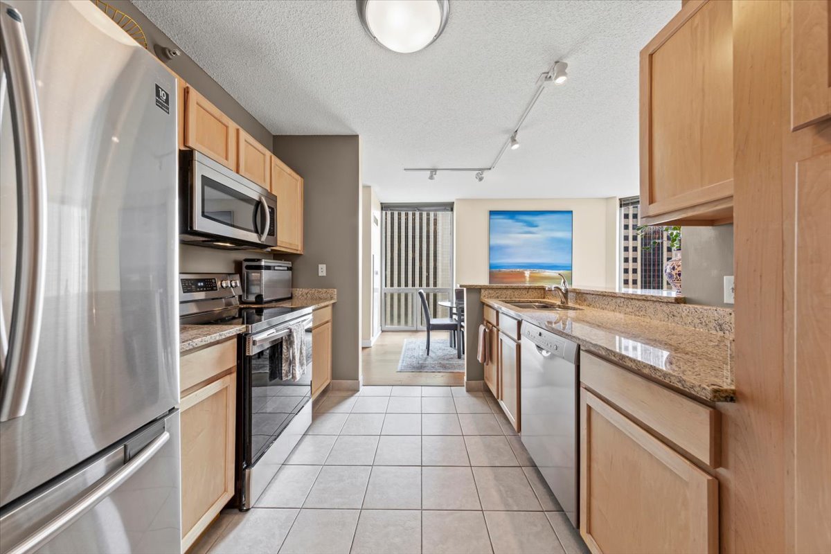 222 N Columbus Drive #1502, Chicago, IL 60601