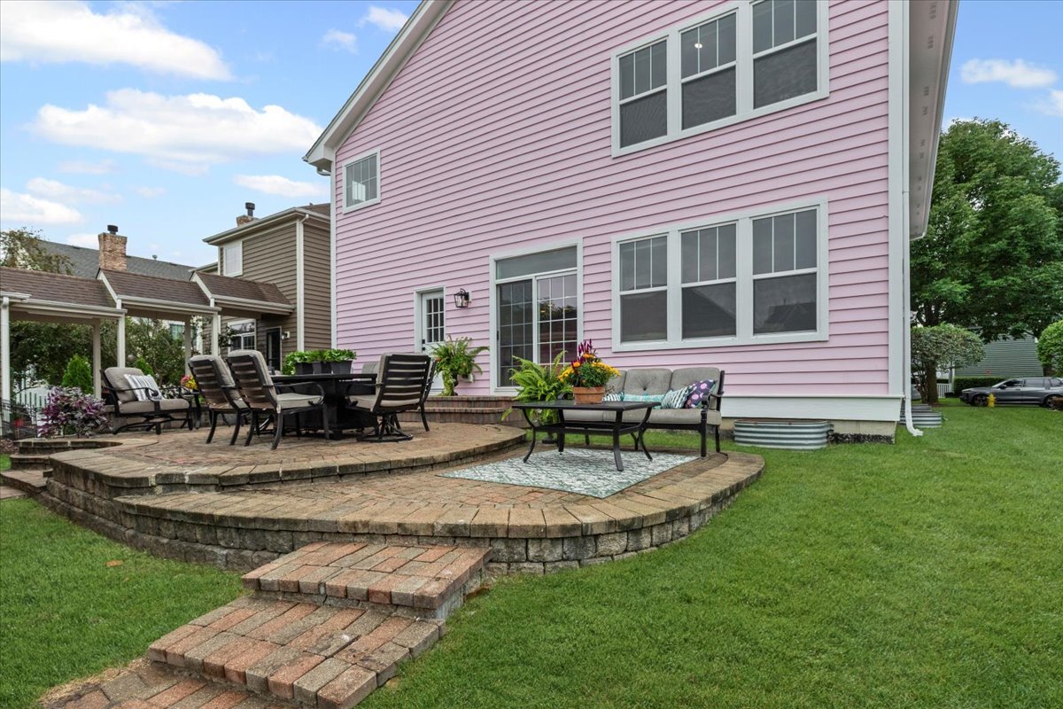 306 Lasalle Street, Vernon Hills, IL 60061