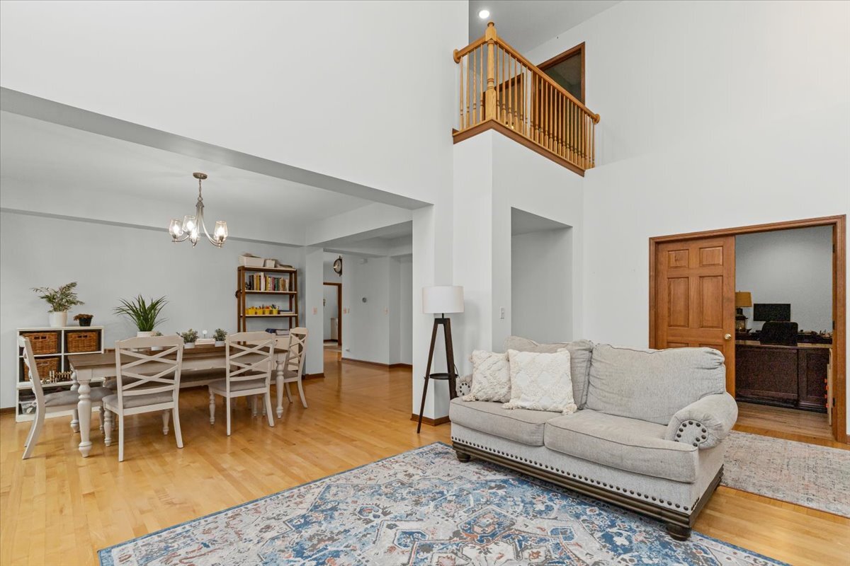 306 Lasalle Street, Vernon Hills, IL 60061