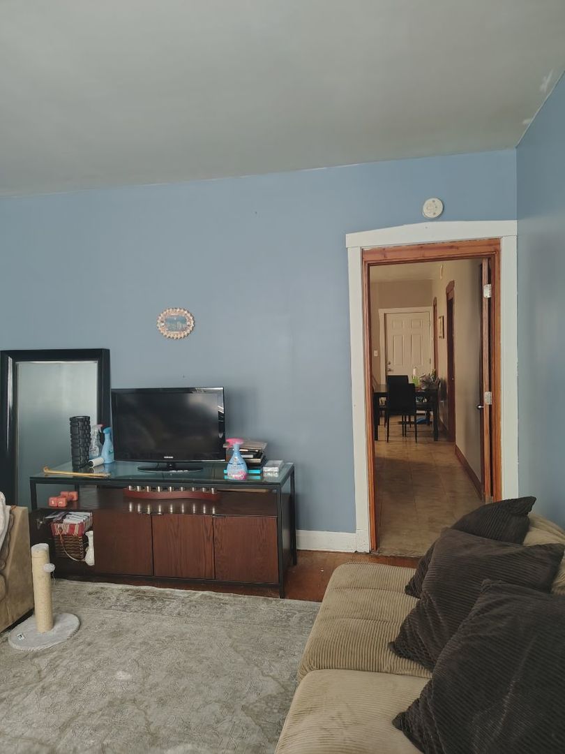 2426 N Long Avenue, Chicago, IL 60639