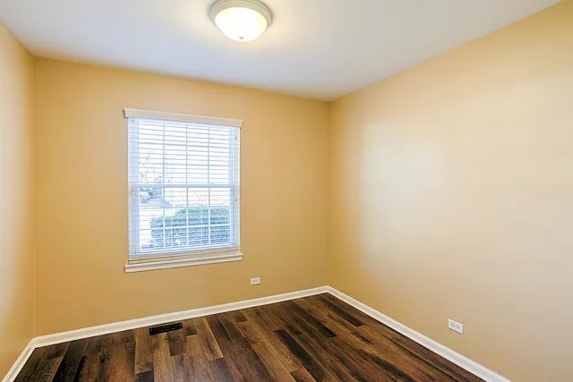 603 Berkley Court #1X, Schaumburg, IL 60193
