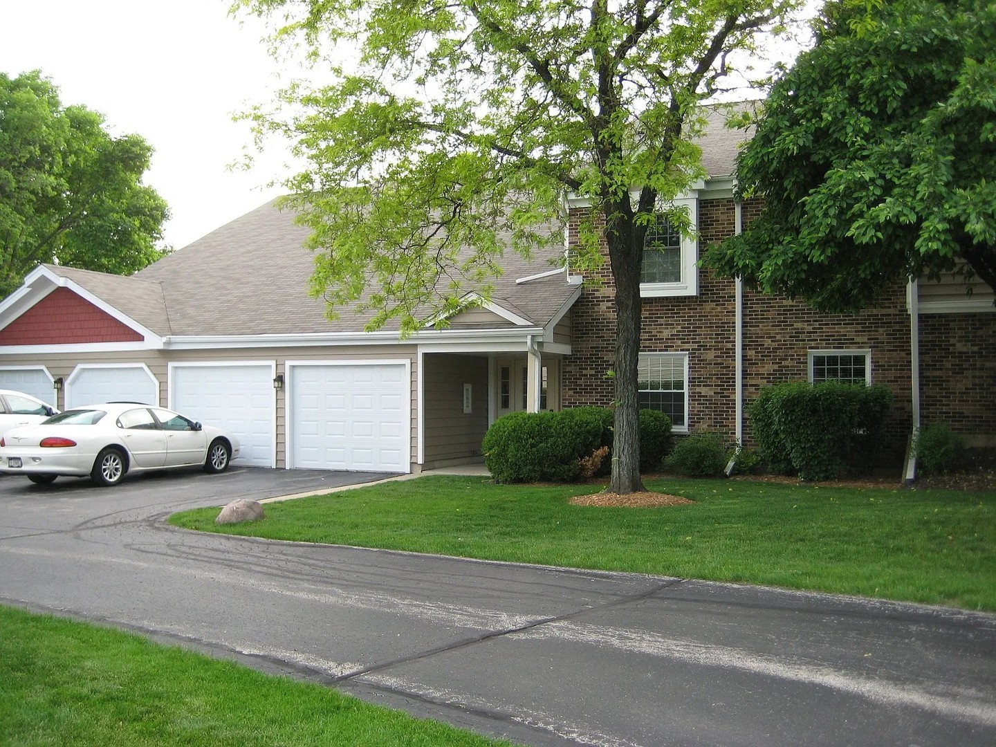 603 Berkley Court #1X, Schaumburg, IL 60193