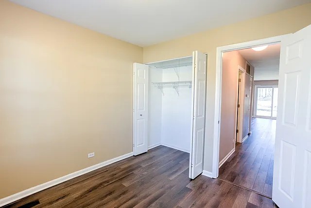 603 Berkley Court #1X, Schaumburg, IL 60193