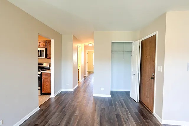603 Berkley Court #1X, Schaumburg, IL 60193
