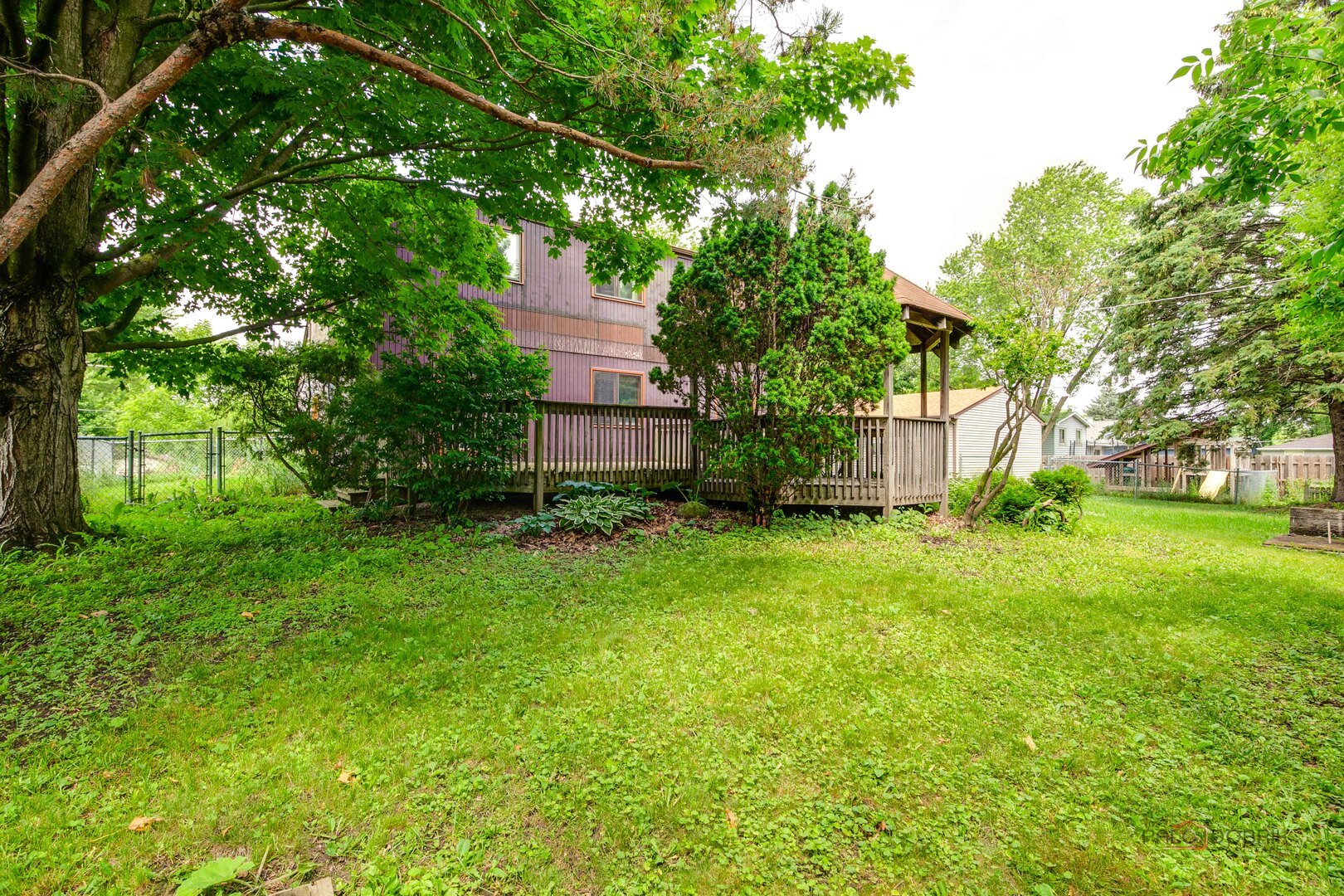 389 Pine Grove Avenue, Gurnee, IL 60031