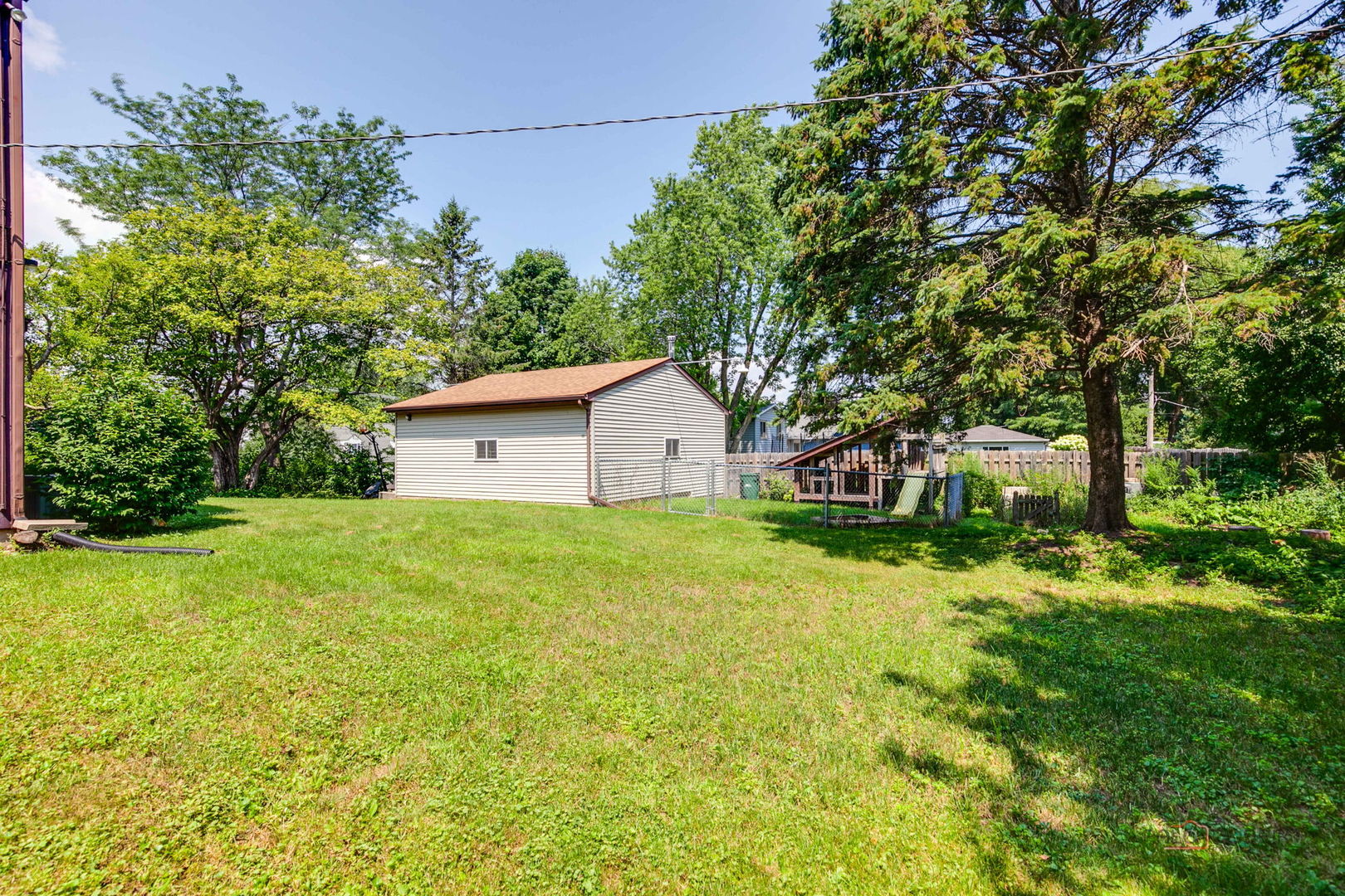 389 Pine Grove Avenue, Gurnee, IL 60031