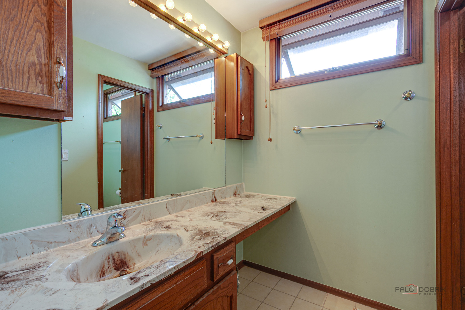 389 Pine Grove Avenue, Gurnee, IL 60031