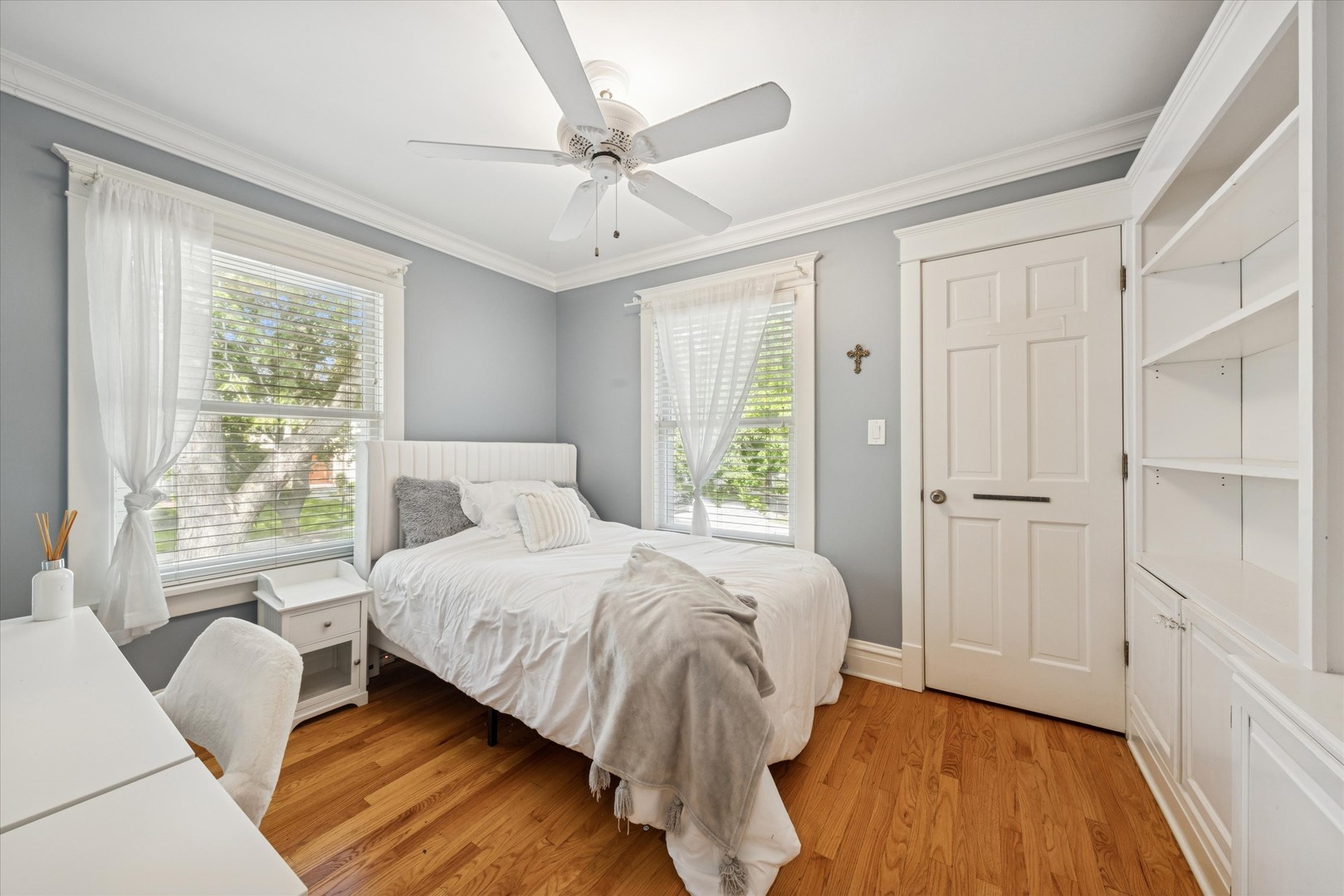 23 N Vine Street, Hinsdale, IL 60521