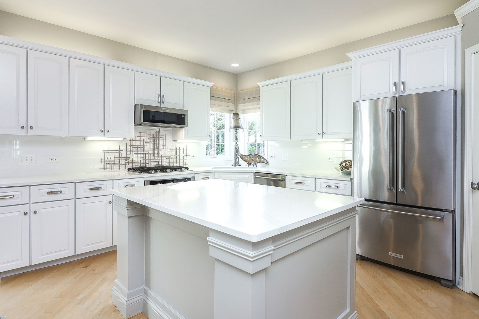 2228 Foxboro Lane, Naperville, IL 60564