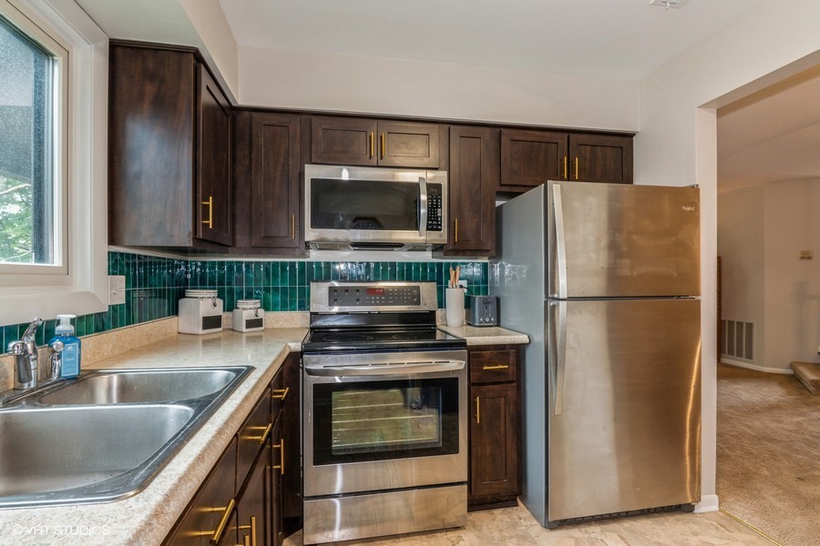 1441 Haverhill Drive #B, Wheaton, IL 60189