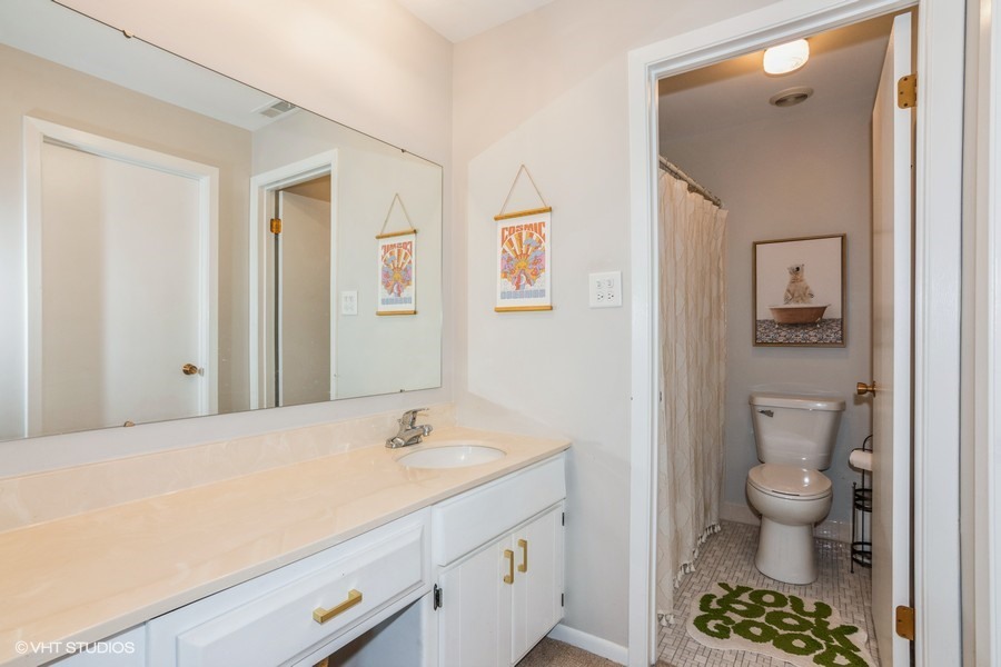 1441 Haverhill Drive #B, Wheaton, IL 60189