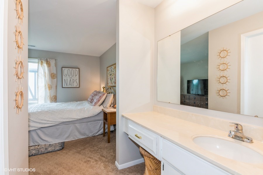 1441 Haverhill Drive #B, Wheaton, IL 60189