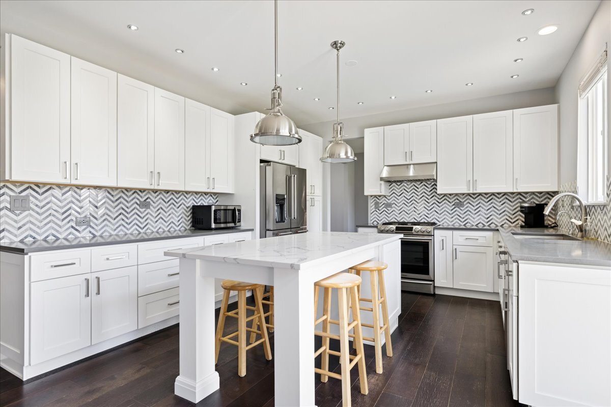 389 W Caldwell Drive, Round Lake, IL 60073