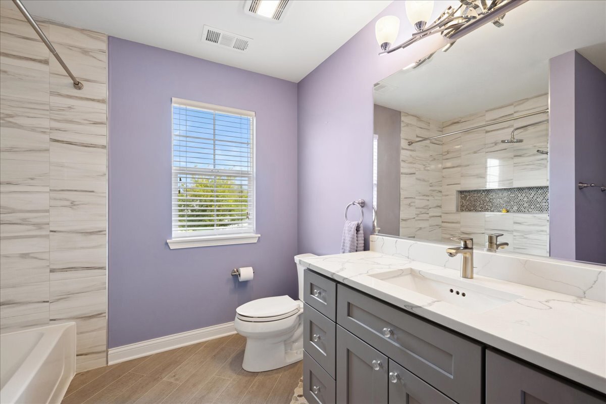389 W Caldwell Drive, Round Lake, IL 60073
