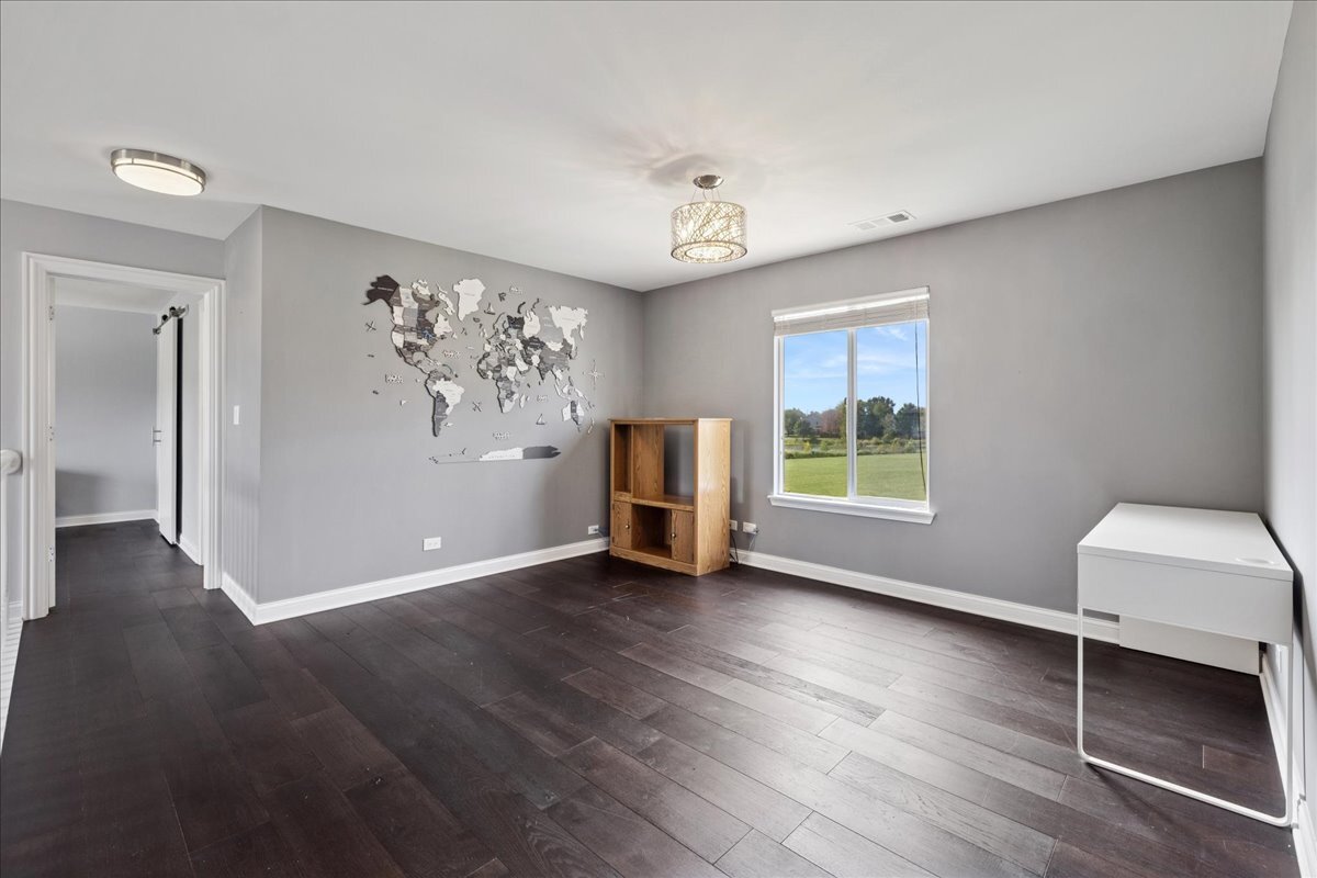 389 W Caldwell Drive, Round Lake, IL 60073