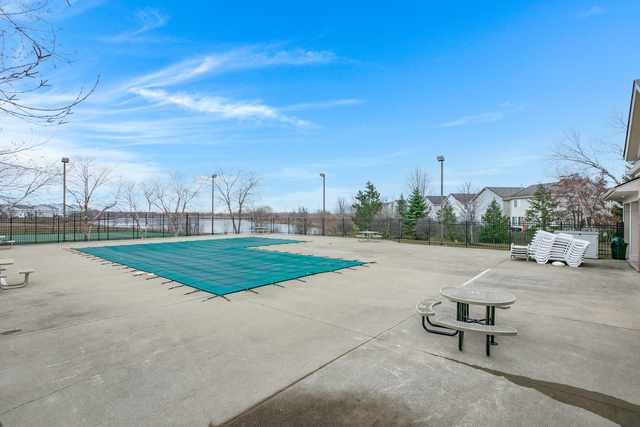 389 W Caldwell Drive, Round Lake, IL 60073
