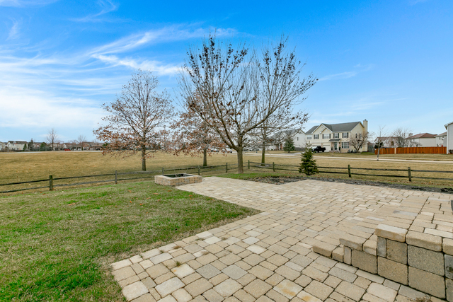 389 W Caldwell Drive, Round Lake, IL 60073