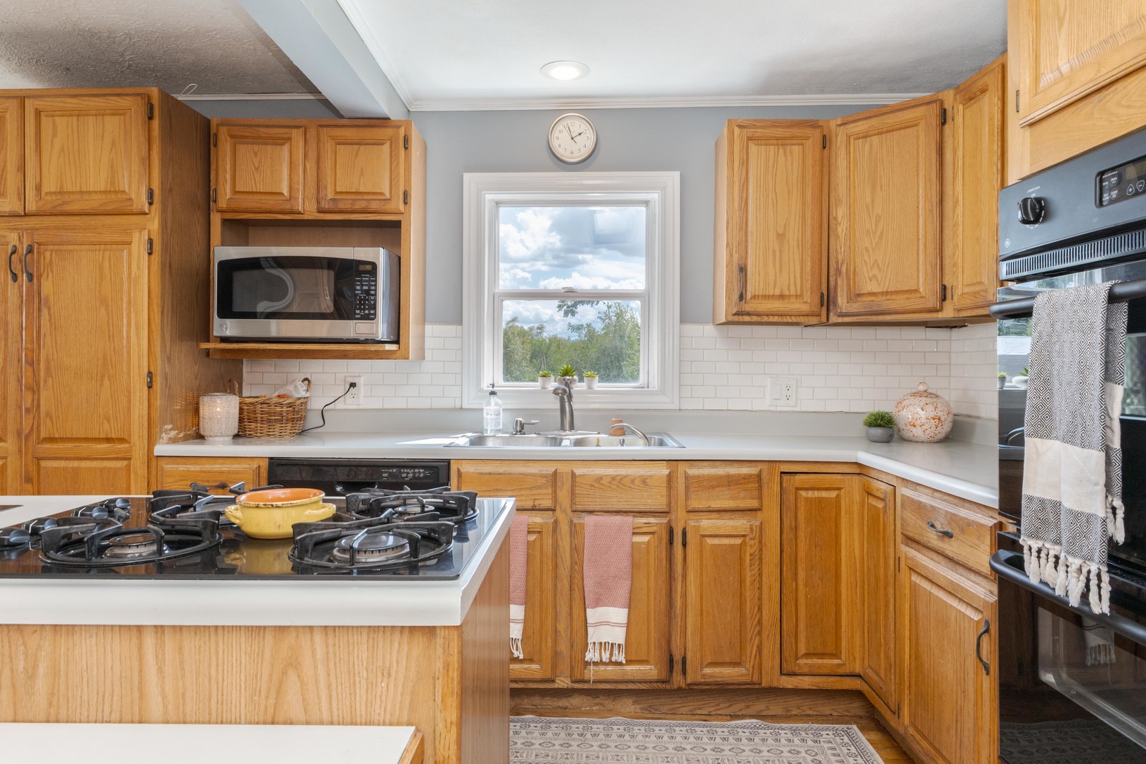 8066 N 1300 East Road, Shirley, IL 61772