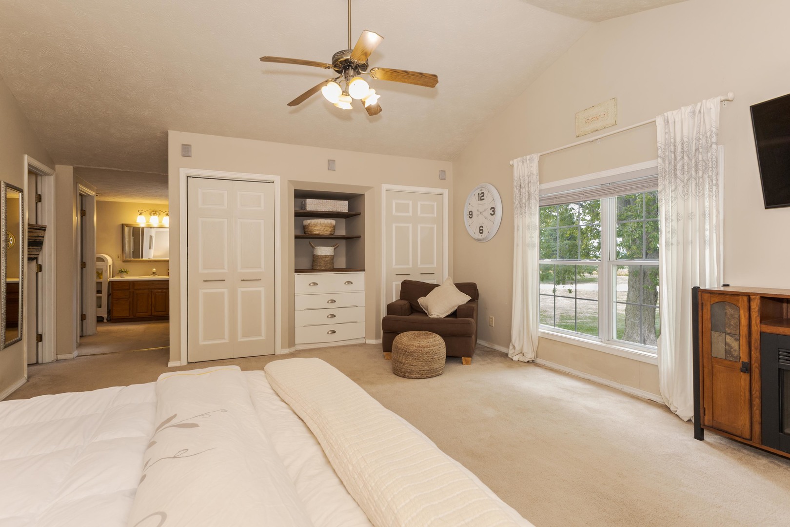 8066 N 1300 East Road, Shirley, IL 61772