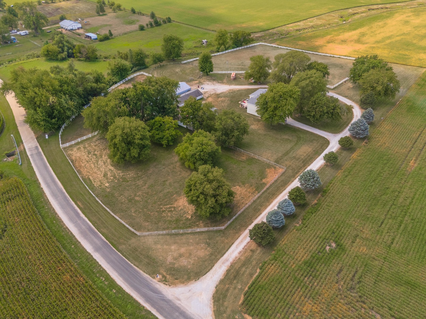 8066 N 1300 East Road, Shirley, IL 61772