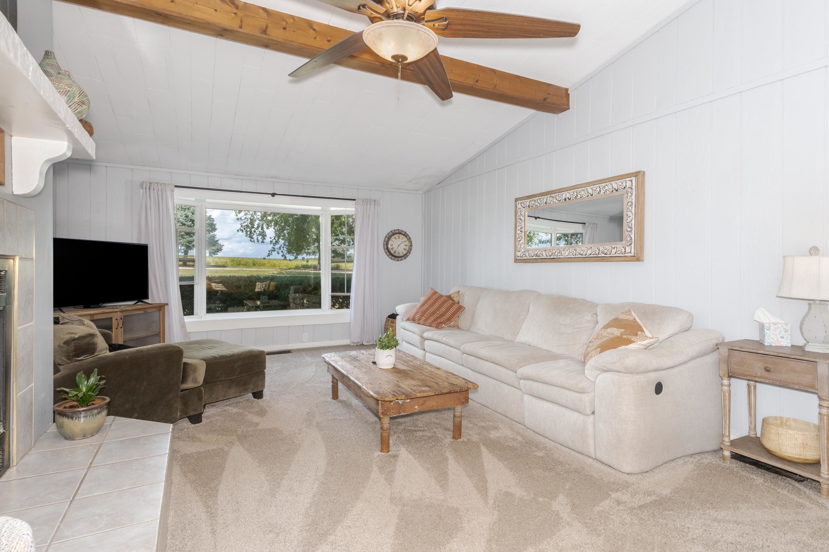 8066 N 1300 East Road, Shirley, IL 61772