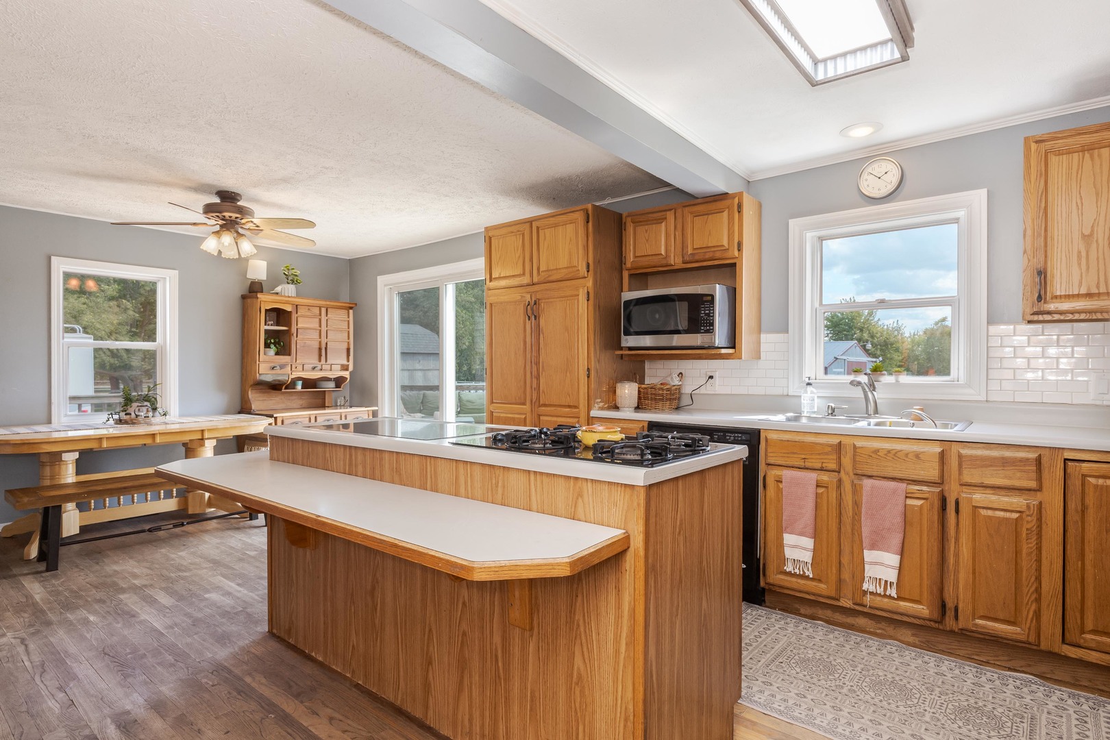 8066 N 1300 East Road, Shirley, IL 61772