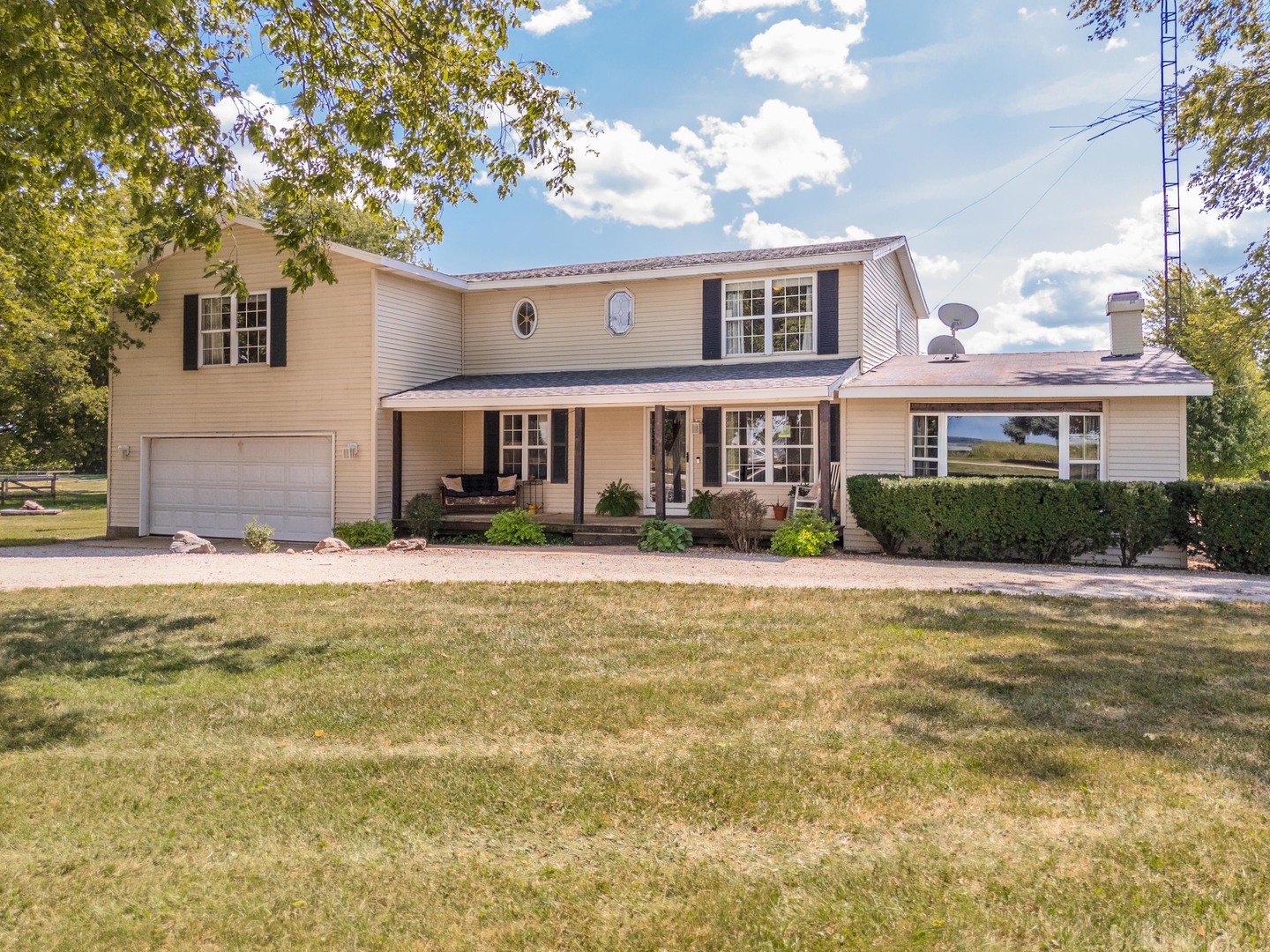 8066 N 1300 East Road, Shirley, IL 61772