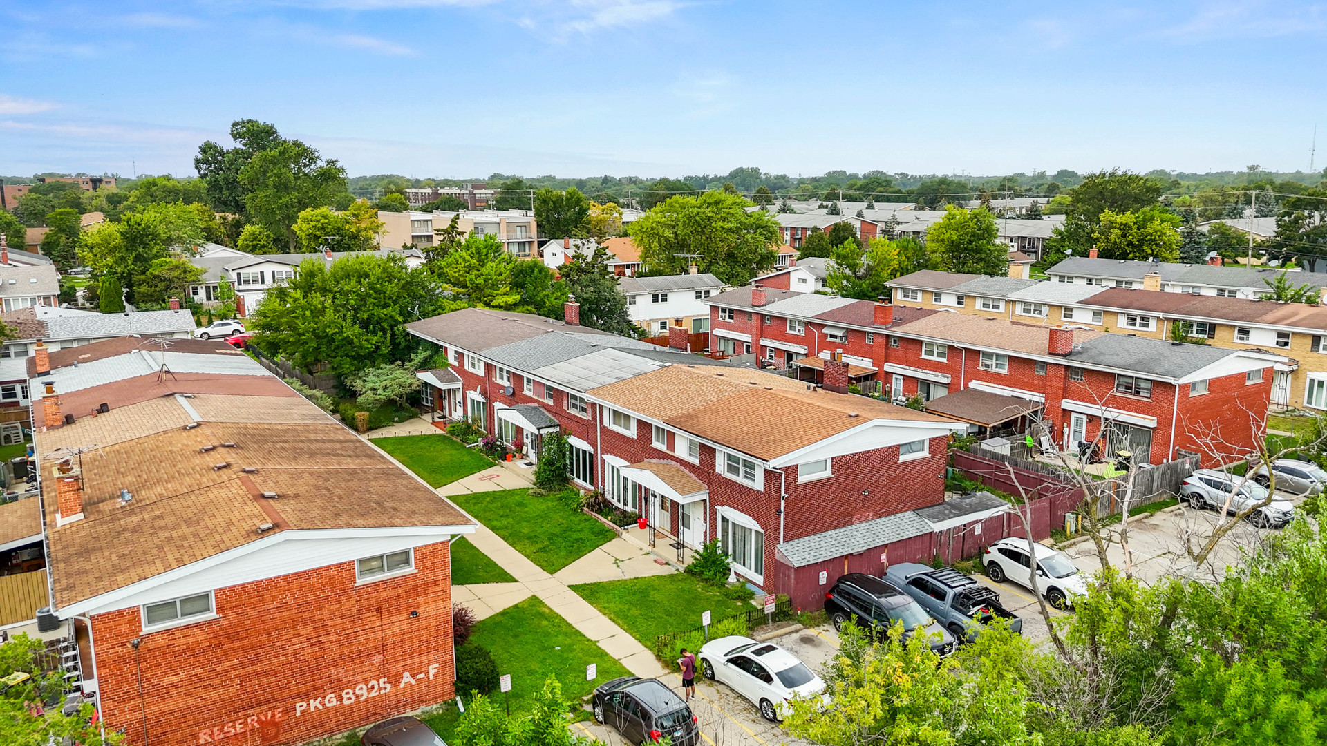 8929 Robin Drive #D, Des Plaines, IL 60016