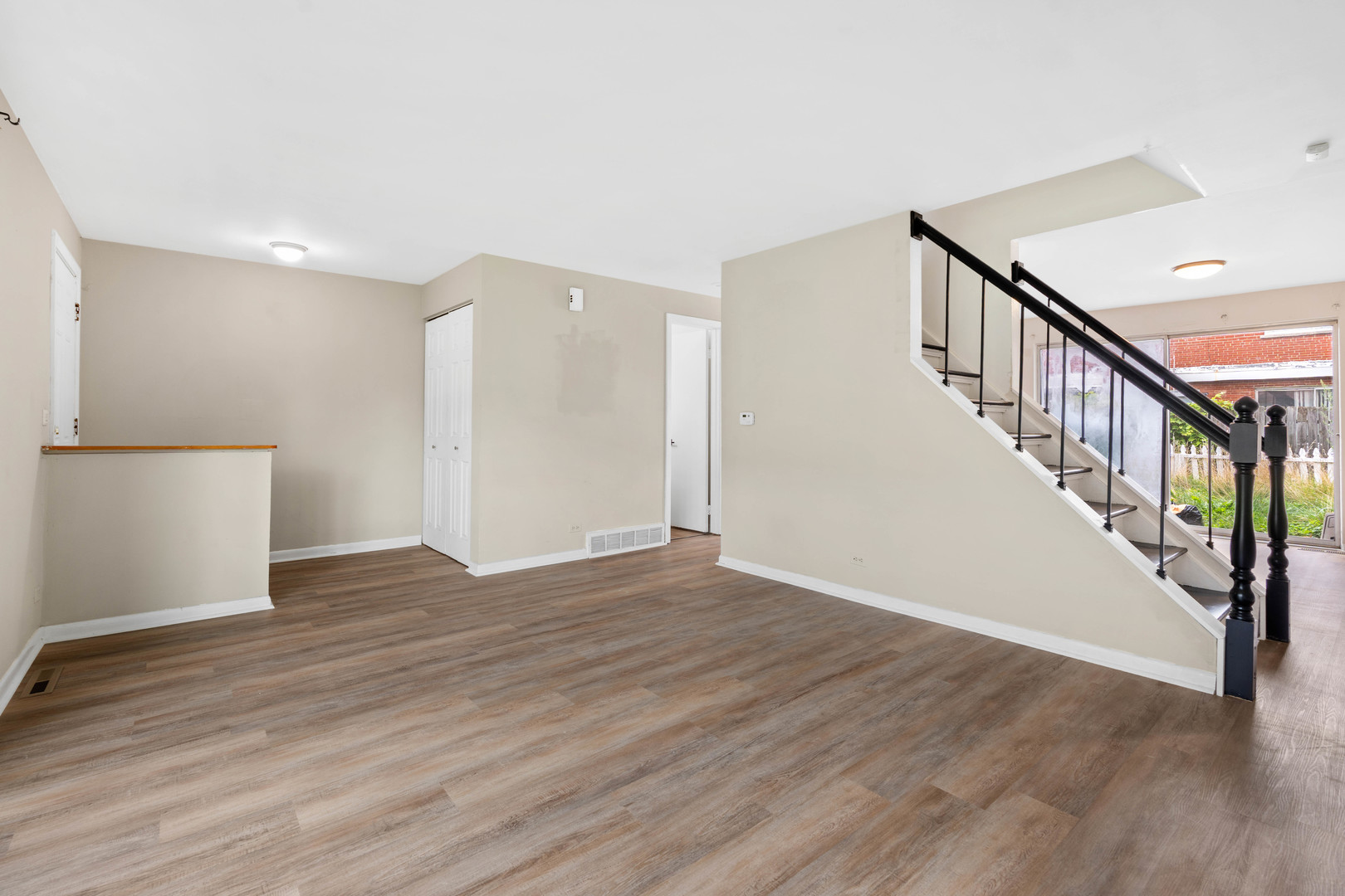 8929 Robin Drive #D, Des Plaines, IL 60016