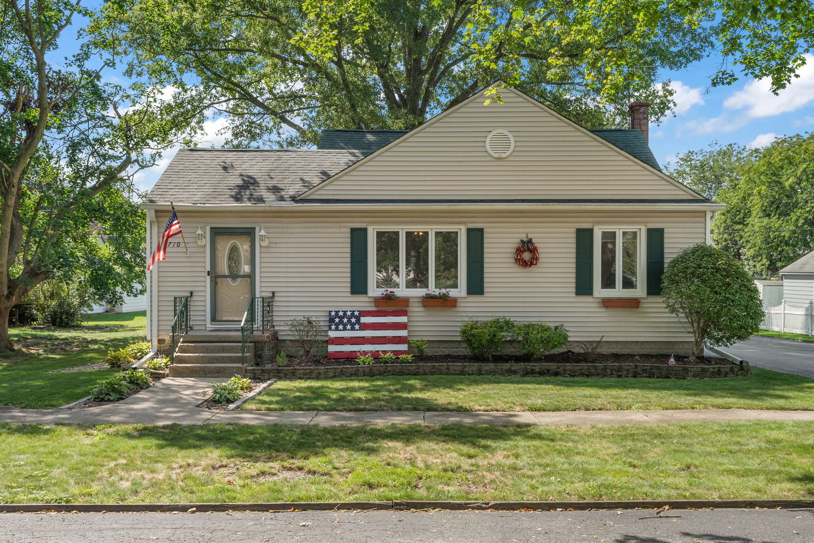 710 Elliott Street, Beecher, IL 60401