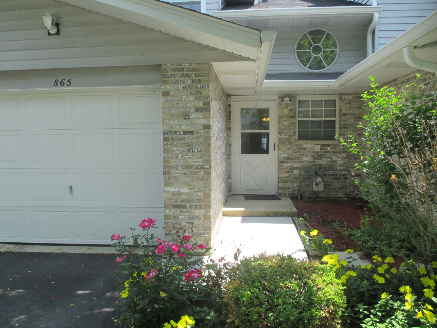 865 N Tamarac Boulevard, Addison, IL 60101