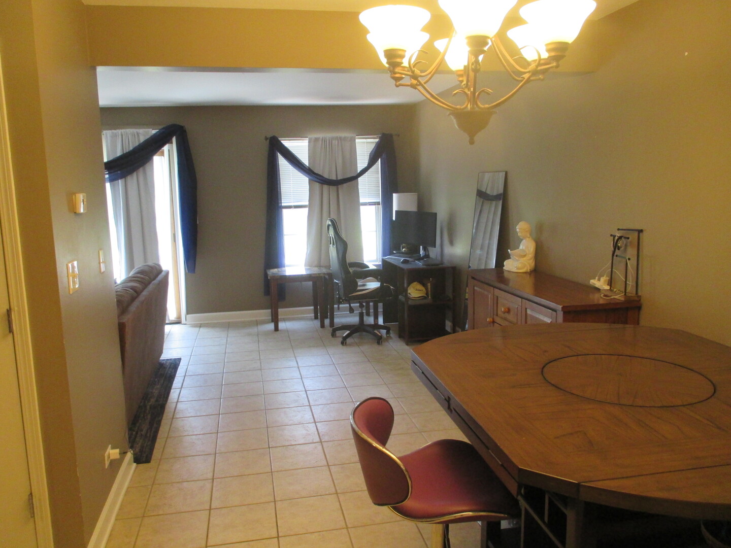 865 N Tamarac Boulevard, Addison, IL 60101