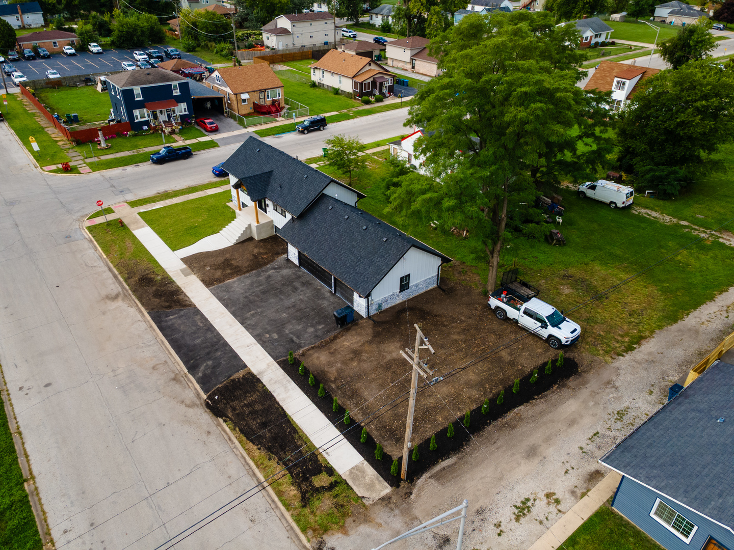 718 E 152nd Street, Phoenix, IL 60426